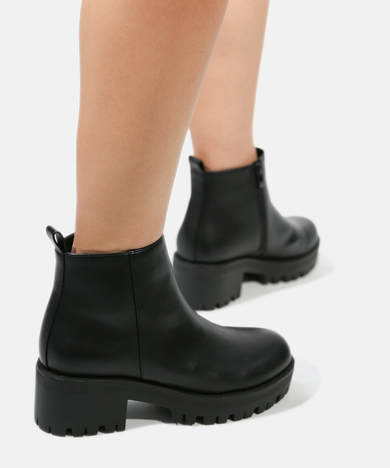 Botins chelsea image number null